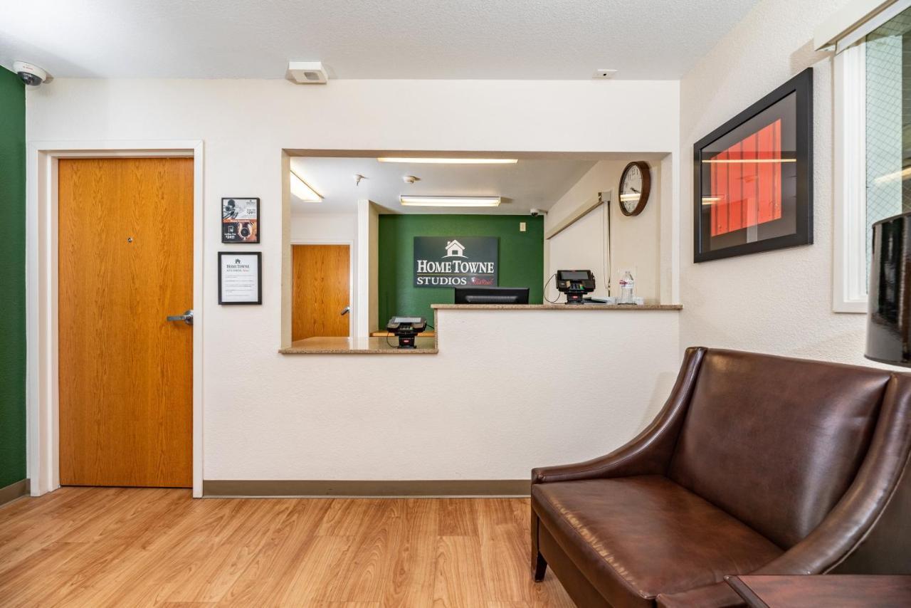 Hometowne Studios By Red Roof Fresno - West ภายนอก รูปภาพ